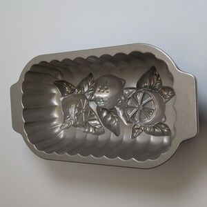 Nordic Ware William Sonoma Lemon 3D Cake Bread Loaf Non-stick Mold Pan